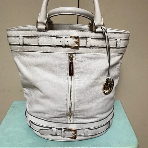 Michael Kors Bucket Bag - Picture 3 of 4